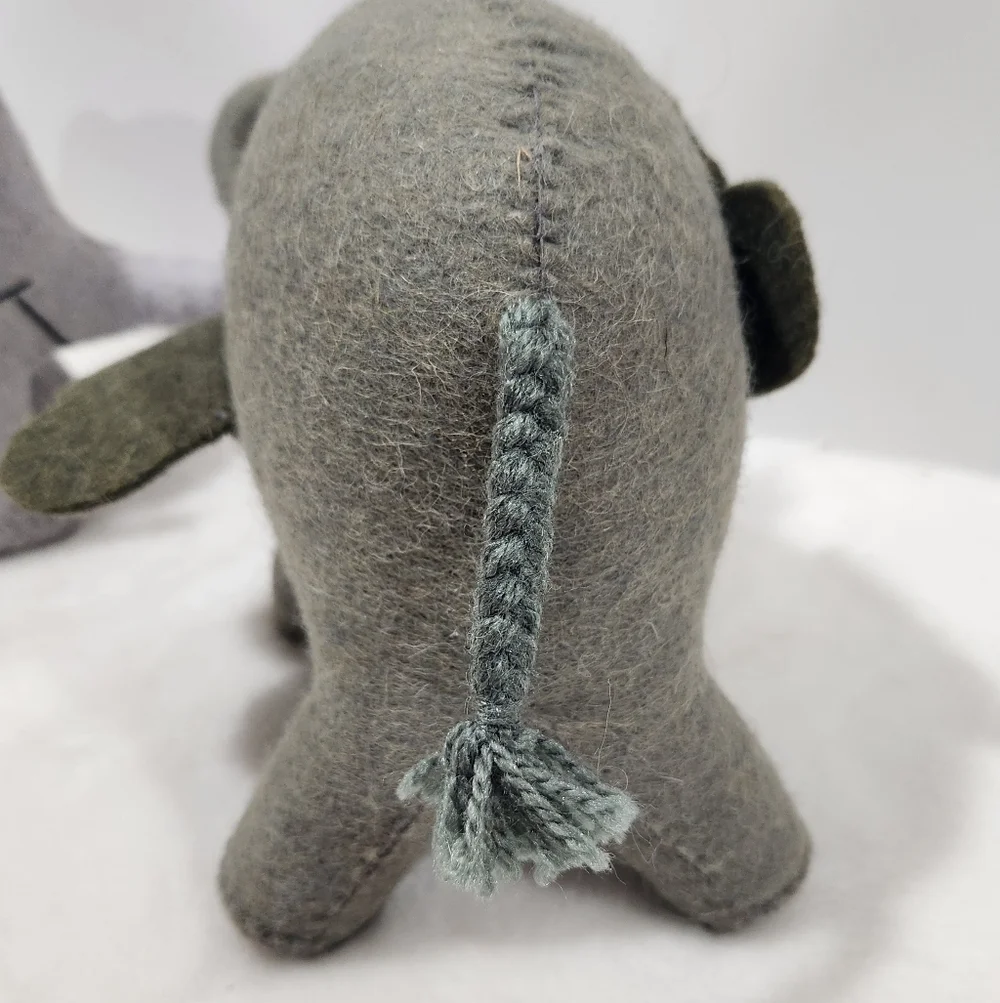 Handmade Wool Embroidered Gray Couple Elephants Entwined Heart Trunks New